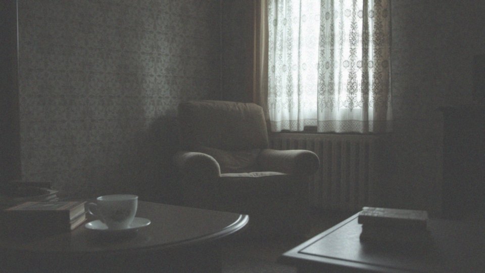 Jak ojciec wprowadza córkę w rolę bardzo bliskiej osoby?