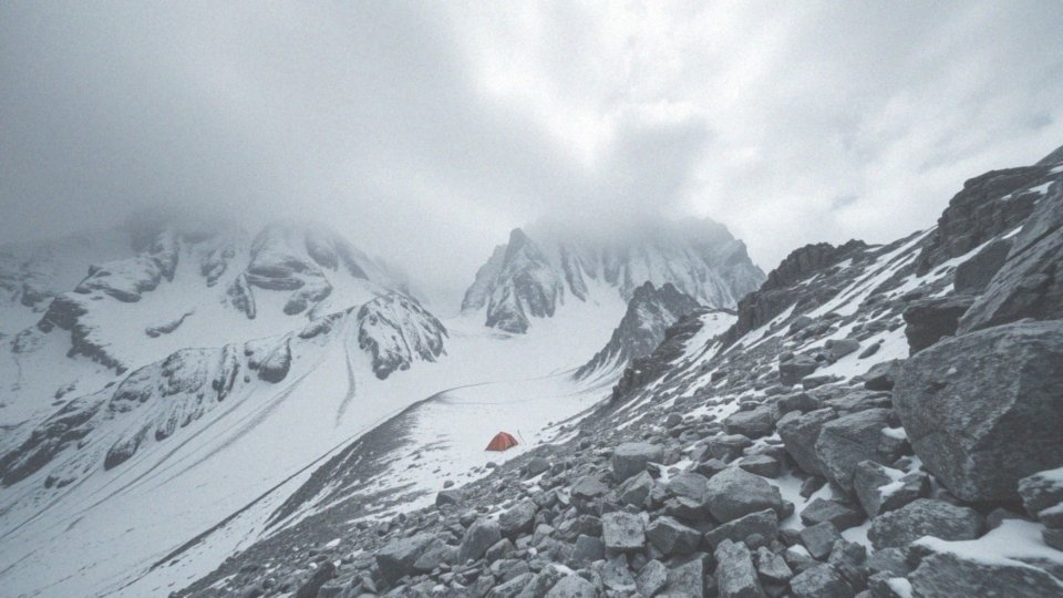 Jakie są cele wyprawy na szczyt Mont Blanc?