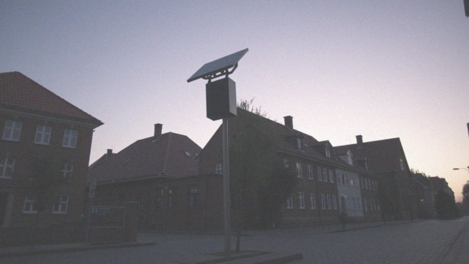 Jakie źródło zasilania wykorzystują lampy solarne uliczne?