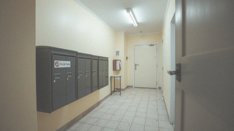 Jak Krajowa Rada Radiofonii i Telewizji kontroluje przestrzeganie przepisów dotyczących abonamentu RTV?