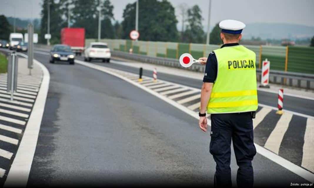 Nowe kontrole policji w Szydłowcu: bezpieczeństwo pieszych i rowerzystów w jesienne dni