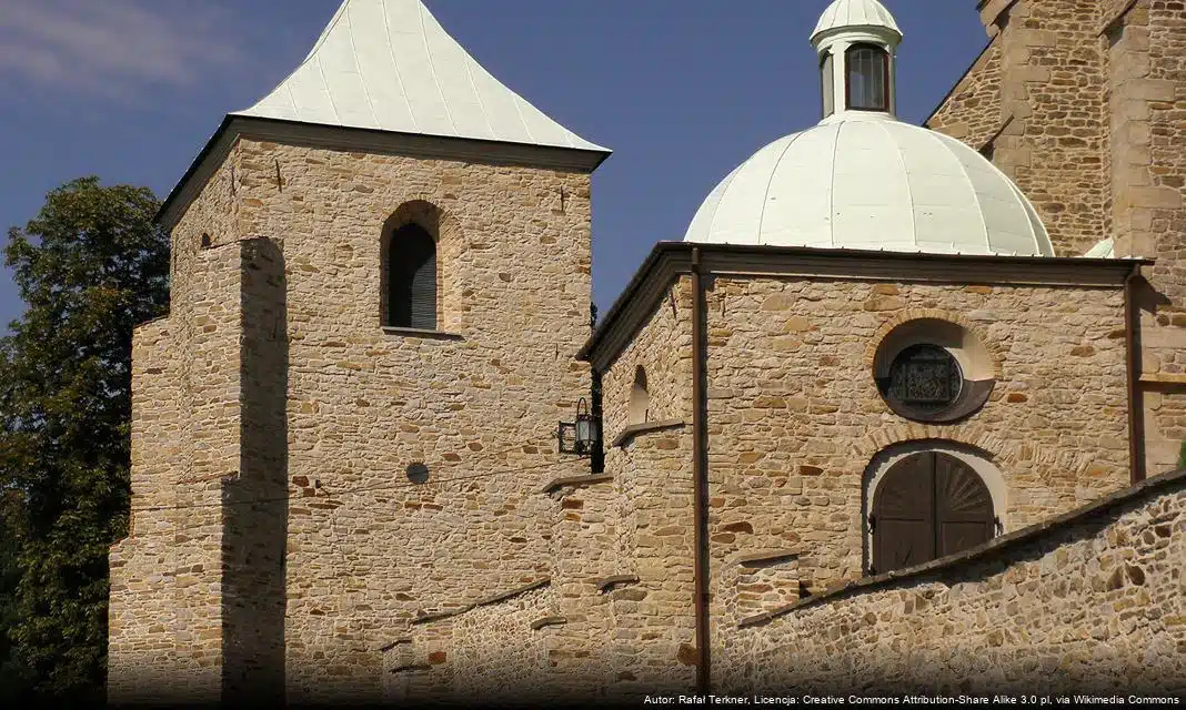 Uroczystości upamiętniające 86. rocznicę Zbrodni Katyńskiej w Szydłowcu